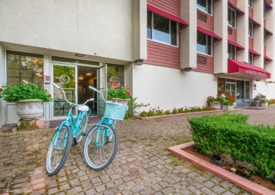 Affordable Cheap Bellevue Hotel